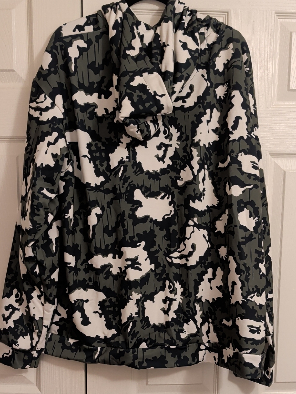 Moeguns Black, White & Olive Camo Hoodie NWOT - Picture 4 of 7